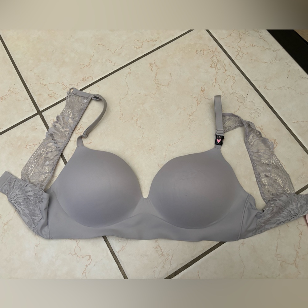 Victoria’s Secret grey padded bra, new, 34D